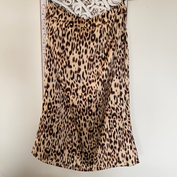 Misguided a-Line Leopard Skirt - Picture 4 of 7